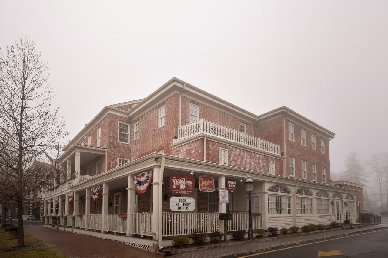 The Chester Publick House Restaurant And Inn Exterior photo